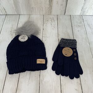 Britt’s Knits Plush Lined Knit Hat W/Faux Fur Pom & Matching Glove Set Navy NEW